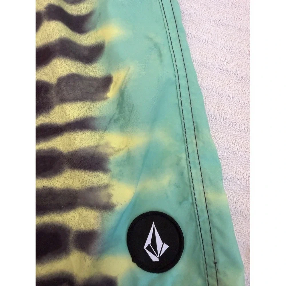 Volcom Mens Tie Dye Board Shorts Teal Black Yellow Elastic Waist Size M